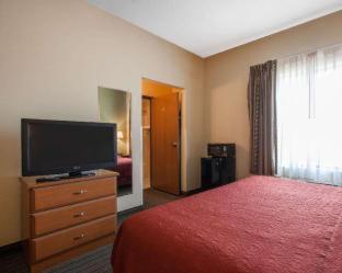 Room #49401312 at Quality Inn Joplin I-44