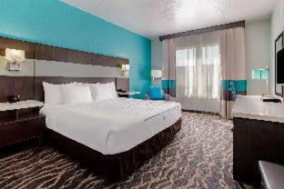 Room #558594012 at La Quinta Inn & Suites by Wyndham Northlake Fort Worth
