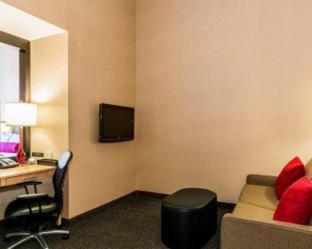 King Suite - Non-Smoking at Wyndham Noblesville