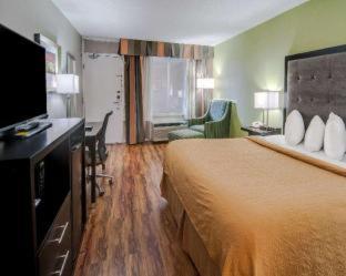 Room #30053814 at Quality Inn Roanoke Airport