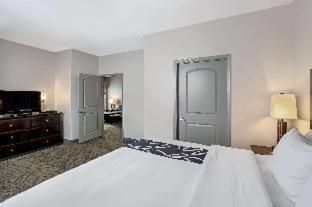 Room #46064109 at La Quinta Inn & Suites by Wyndham-Brookshire-West Katy