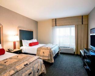 1 King Bed, Hearing Accessible Suite, Non-Smoking at Wyndham Noblesville