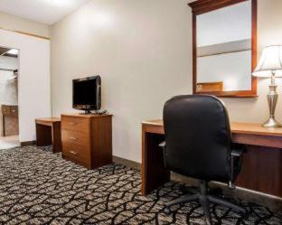 Room #49047809 at Suburban Studios Kansas City Airport North