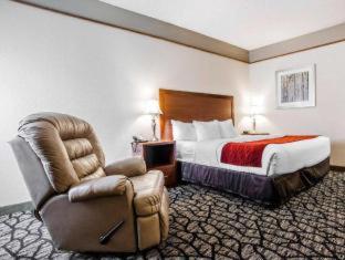 Room #49047809 at Suburban Studios Kansas City Airport North
