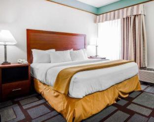 Room #49047810 at Suburban Studios Kansas City Airport North
