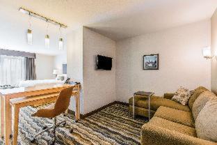 Room #119504511 at Wyndham Avon