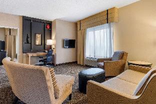 1 King Bed, One-Bedroom, Mobility/Hearing Accessible Suite, Roll-In Shower, NSMK at Wyndham Noblesville