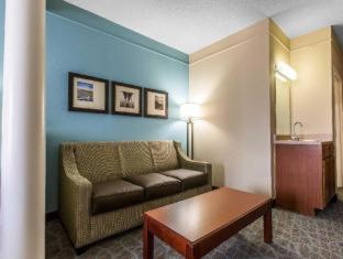 Room #49067303 at Comfort Suites Southport - Oak Island