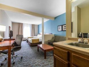 Room #49067304 at Comfort Suites Southport - Oak Island