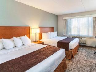 Room #128592828 at Best Western Bridgeview Hotel