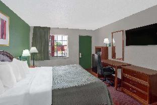 Room #34981255 at Howard Johnson by Wyndham Ft. Myers FL
