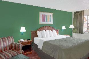 Room #34981254 at Howard Johnson by Wyndham Ft. Myers FL