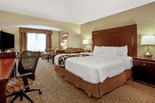 Room #46349610 at La Quinta Inn & Suites by Wyndham Bismarck