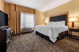 King Suite - Non-Smoking at Wyndham Noblesville