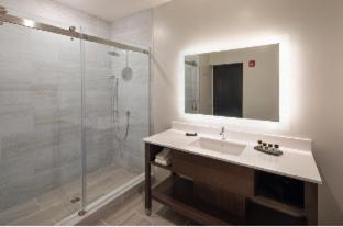 Room #551855709 at Hotel Winters