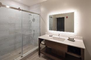 Room #551855711 at Hotel Winters