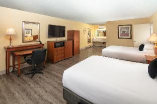 Room #39062512 at Waypoint Hotel