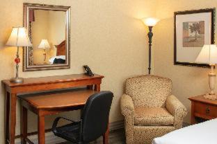 Room #39062516 at Waypoint Hotel