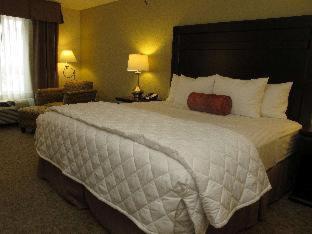 Room #46349615 at La Quinta Inn & Suites by Wyndham Bismarck