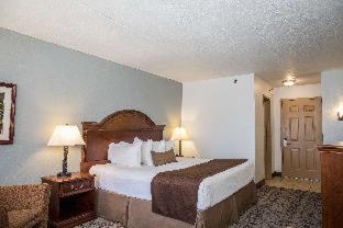 Room #48250439 at Best Western Plus Longbranch Hotel & Convention Center