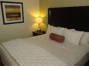 Room #46349618 at La Quinta Inn & Suites by Wyndham Bismarck