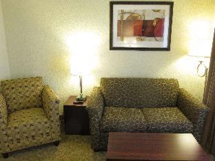 Room #46349618 at La Quinta Inn & Suites by Wyndham Bismarck