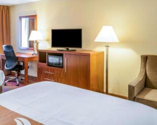 Room #27742510 at Quality Inn & Suites Albuquerque West