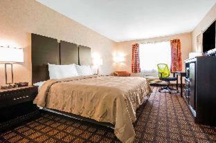 Room #34042311 at Quality Inn Monee I-57