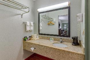 Room #49170106 at Quality Inn Goodlettsville