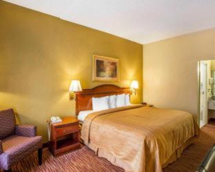 Room #49170106 at Quality Inn Goodlettsville