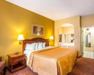 Room #49170106 at Quality Inn Goodlettsville