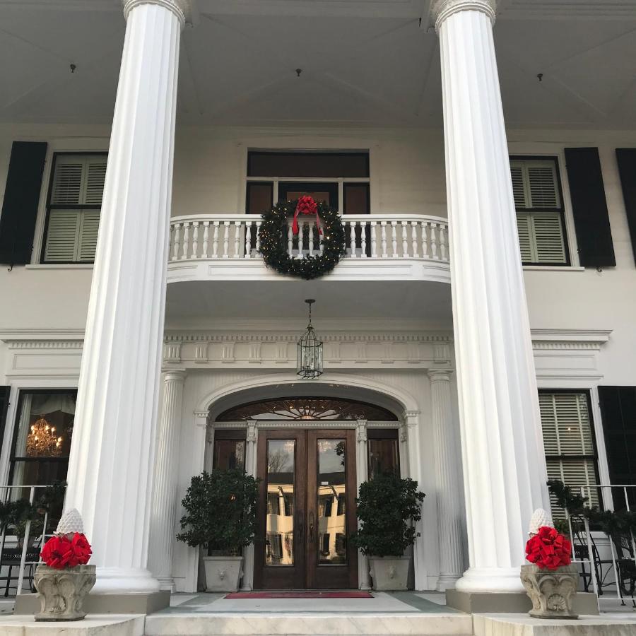 | 1842 Inn