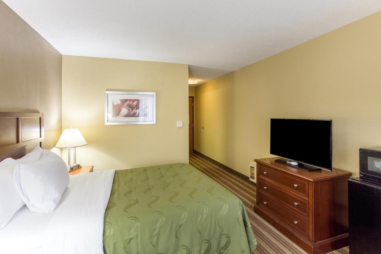 Double Room with Tub - Mobility Accessible/Non-Smoking at Quality Inn Athens