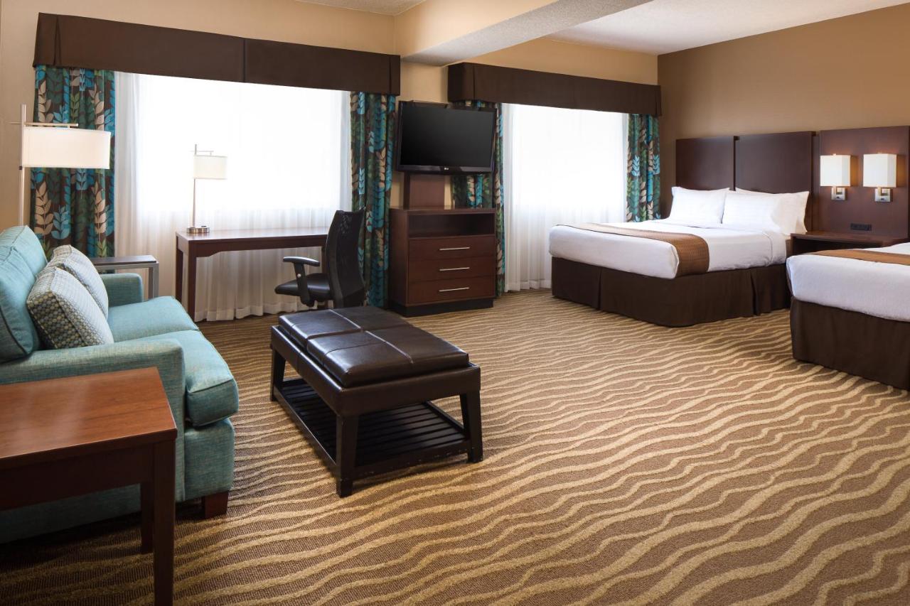 | Holiday Inn Hotel & Suites Overland Park-West, an IHG Hotel