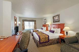 Room #30372009 at La Quinta Inn & Suites by Wyndham Kennewick