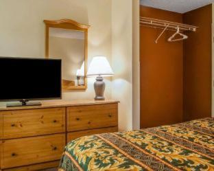 Efficiency Double Room with Two Double Beds - Accessible/Non Smoking at Suburban Studios Albuquerque Uptown