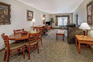 Room #30372012 at La Quinta Inn & Suites by Wyndham Kennewick