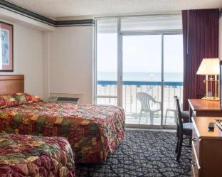 Room #5922408 at Seaview Hotel