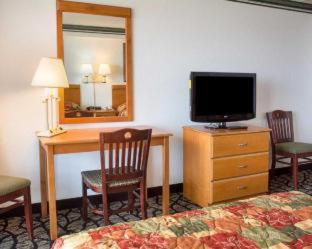Room #5922410 at Seaview Hotel