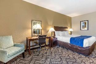 Room #26155417 at Comfort Inn & Suites Orange County John Wayne Airport