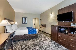Room #26155417 at Comfort Inn & Suites Orange County John Wayne Airport