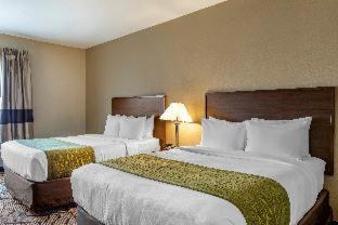 Room #26155418 at Comfort Inn & Suites Orange County John Wayne Airport