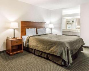 Room #48868222 at Quality Inn Cullman I-65 Exit 310