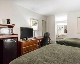Room #48868224 at Quality Inn Cullman I-65 Exit 310