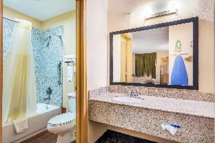 Room #48868226 at Quality Inn Cullman I-65 Exit 310