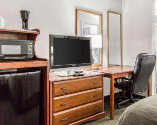 Room #48868226 at Quality Inn Cullman I-65 Exit 310