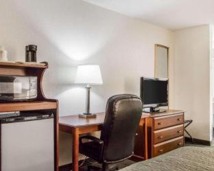 Room #48868227 at Quality Inn Cullman I-65 Exit 310
