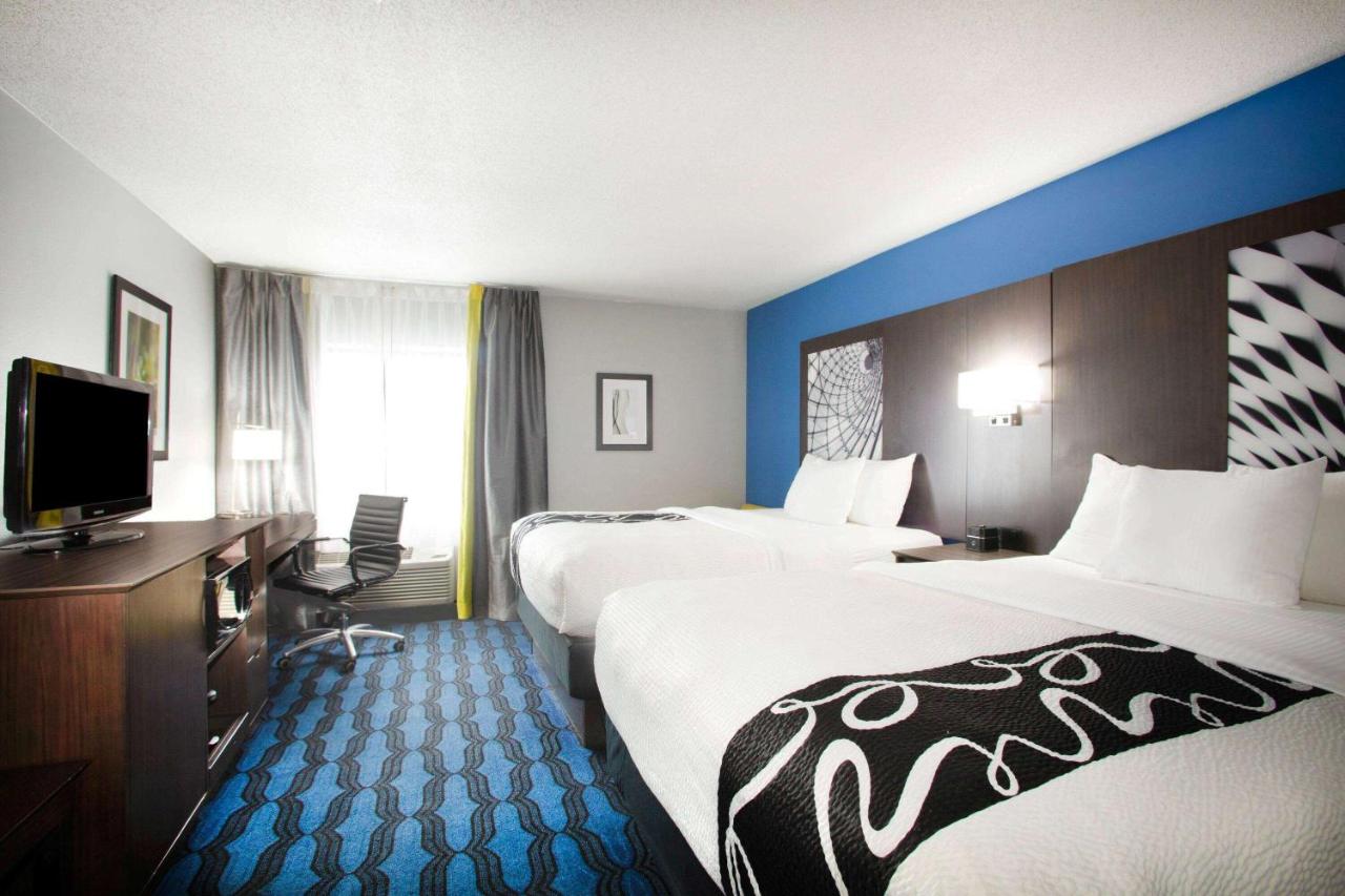 Deluxe Room with Two Queen Beds at La Quinta Inn by Wyndham St. Louis Hazelwood - Airport North
