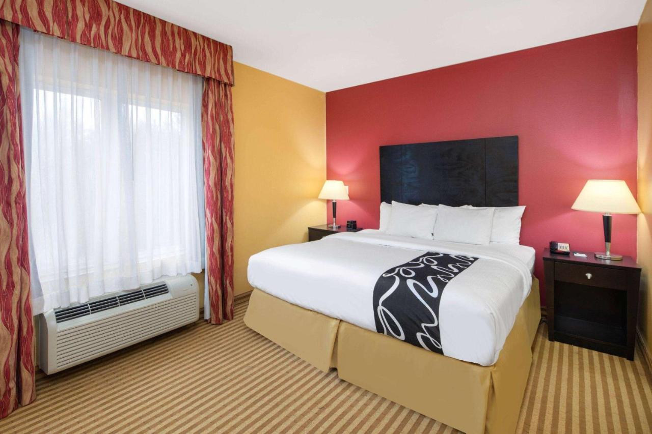 | La Quinta by Wyndham Atlanta Union City