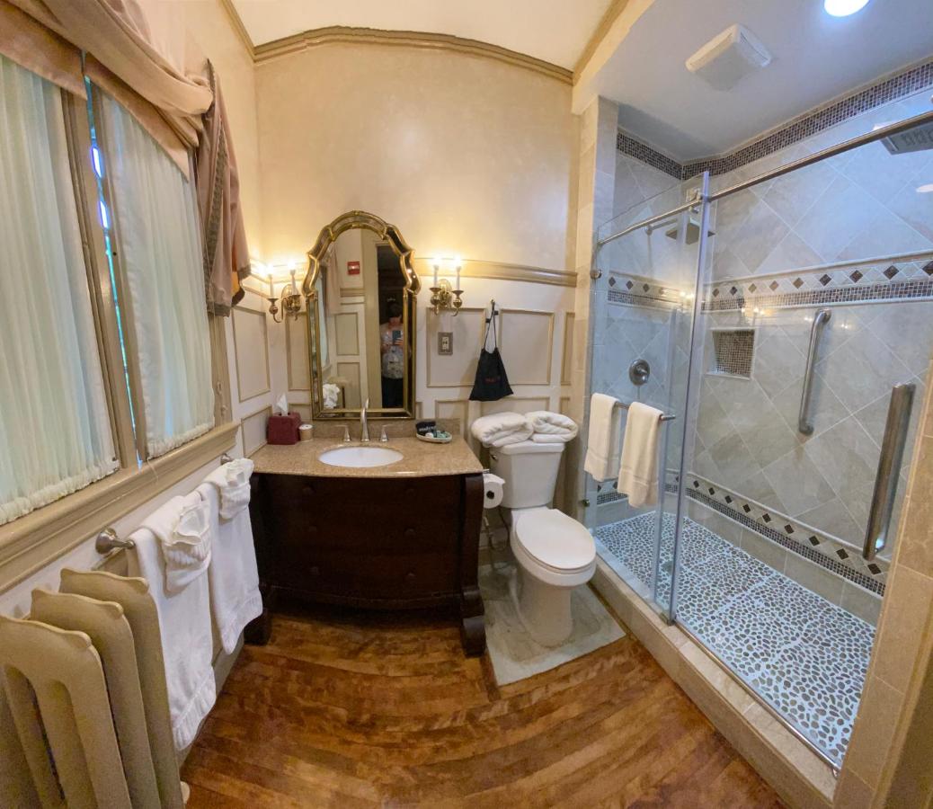 | Gramercy Mansion